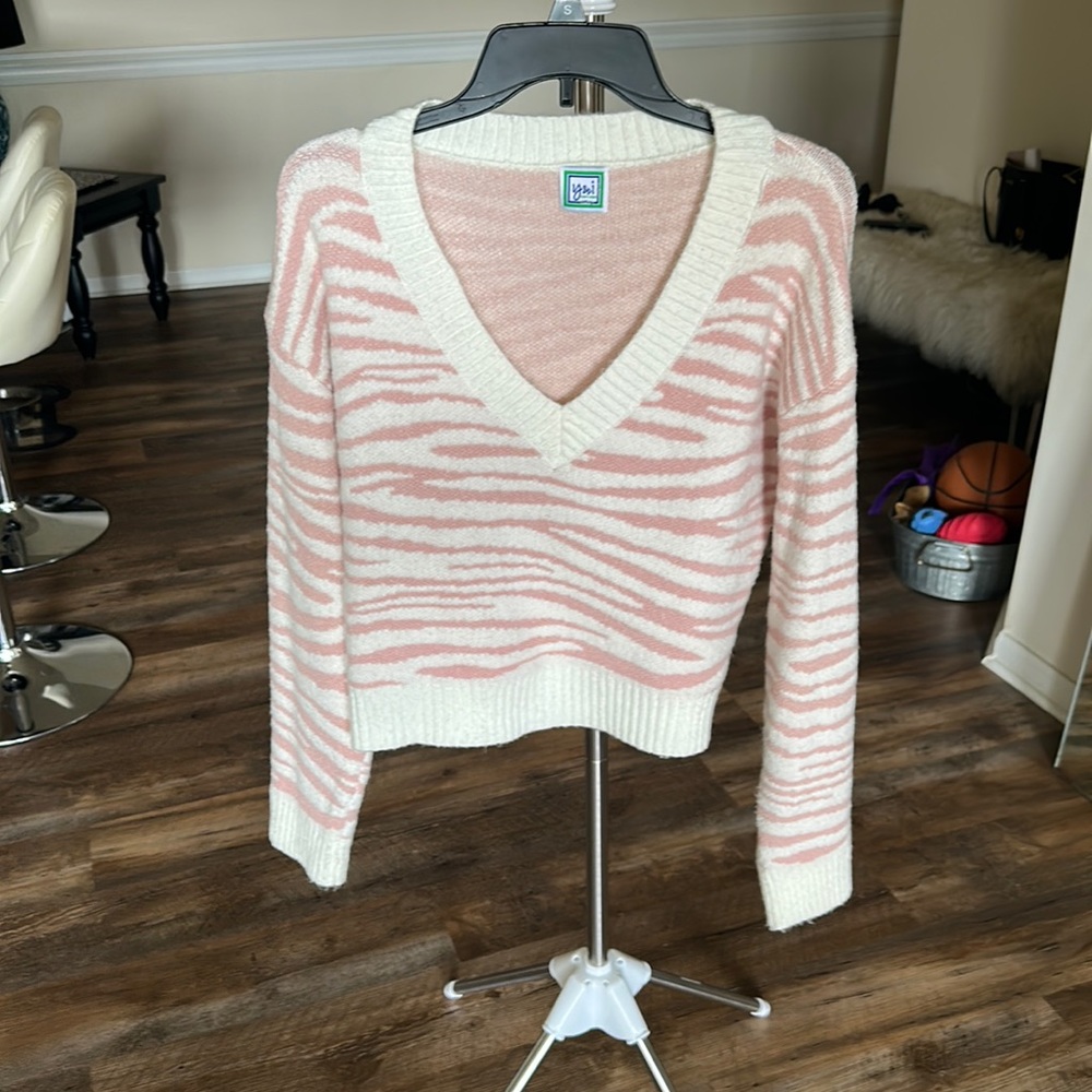 Y&I, Medium, zebra sweater